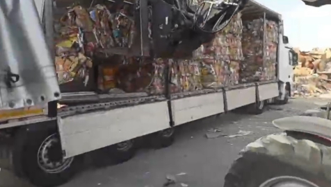 Preslenmiş atık kağıtların arasında kaçak sigara taşıyan 2 şüpheli yakalandı