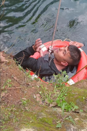 Düden Çayı'na düşen genç, can simidiyle kurtarıldı