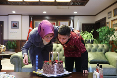Bakan Göktaş, şehit oğlunun doğum gününü kutladı