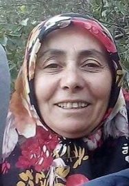 Otomobil, güvenlik şeridinde duran tankere çarptı : Aynı aileden 1 kişi öldü, 2 kişi yaralandı (2)