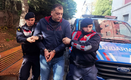 Manisa'da otizmli öğrenciyi merdivenlerden iten okul müdürü gözaltına alındı (2)