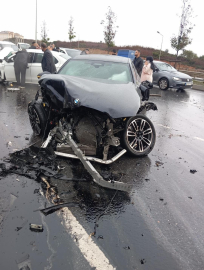 İstanbul- Başakşehir'de direksiyon hakimiyetini kaybedip karşı şeride geçti: 2 ölü 2 yaralı