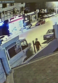 Kaldırımda yürüyen Ukraynalı kadını darbedip yaralayan şüpheli gözaltında