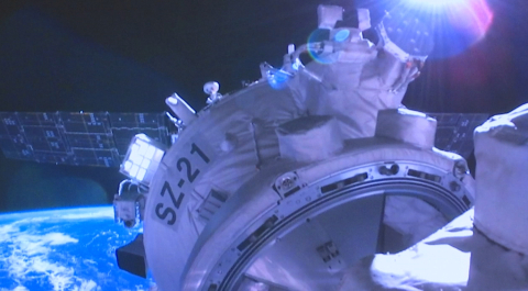 'Shenzhou-20' uzay aracı mürettebatlı dönüş için uygun bulunmadı