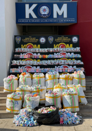 Adana’da 2 milyon lira değerinde gümrük kaçağı pelüş oyuncak ele geçirildi