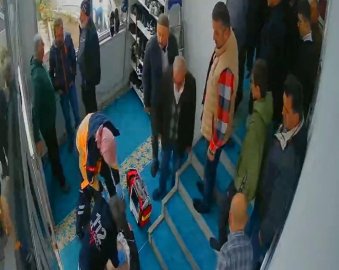 Camide kalp krizi geçirdi; o anlar kamerada