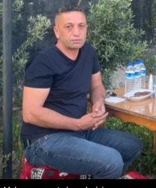 Evinde, tartıştığı kişiyi baltayla öldürdü