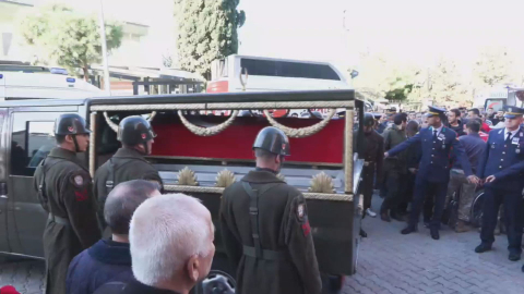 İstanbul- Şehit Gökhan Korkmaz'ın naaşı helallik için evinin önüne getirildi