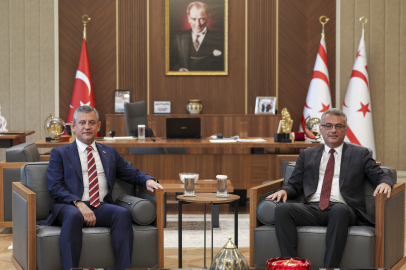 CHP Genel Başkanı Özel, KKTC Cumhurbaşkanı Erhürman'ı ziyaret etti