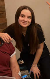 Yaya geçidinden geçerken otomobilin çarptığı fizyoterapist hastanede öldü