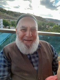 Yolun karşısına geçmek isterken minibüsün çarptığı yaya öldü