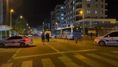 Şanlıurfa’da 2 kişinin yaralandığı silahlı kavga kamerada