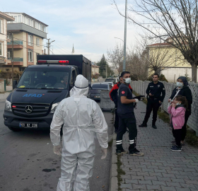 Anne ve 3 çocuğu zehirlenme şüphesiyle hastaneye kaldırıldı