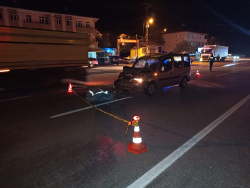 Hafif ticari aracın çarptığı yaya, öldü