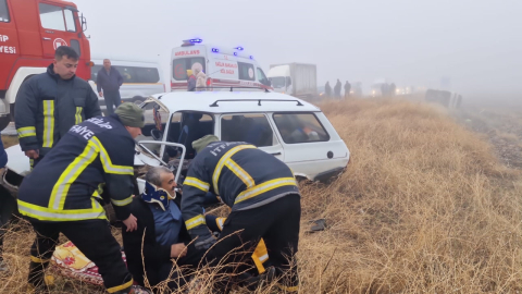 Çorum'da yoğun siste zincirleme kaza; 5 yaralı