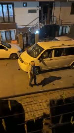 İstanbul - Ümraniye'de eşinin otomobiline zarar verdi; müdahale eden komşusunun aracının camlarını kırdı