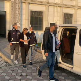 Evden 300 bin TL değerinde ziynet eşyası ile saç şekillendirici çaldı