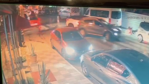 İstanbul- Maltepe'de motosikletliye çarpıp kaçtı: kaza kamerada