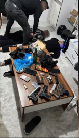 İstanbul - Sarıyer’de rezidanstaki daireye operasyon: Uyuşturucu ve silah çıktı; 2 şüpheli tutuklandı