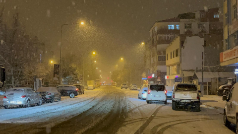 Ardahan’a lapa lapa kar yağdı