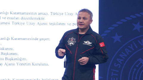 Uzaya giden ilk Türk astronot Alper Gezeravcı, YTÜ’de öğrencilerle buluştu