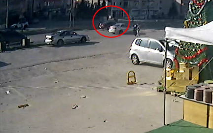 Otomobilin yayaya çarptığı kaza kamerada