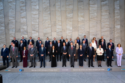 Bakan Fidan, NATO Dışişleri Bakanları Toplantısı’nda aile fotoğrafı çekimine katıldı