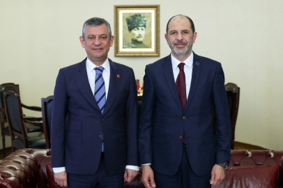 Özel, KKTC Halkın Partisi Genel Başkanı Özersay ile görüştü