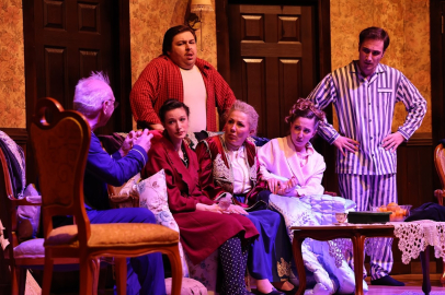 ‘Fatih’te Bir Konak’ tiyatro oyununun prömiyeri yapıldı