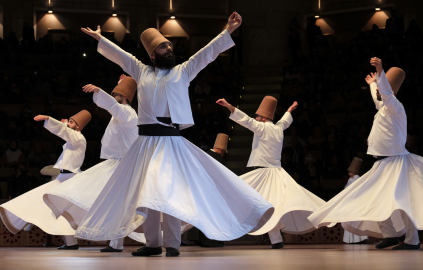 Semazen kıyafetinin dikim usulünden rahatsız oldu, kendi terzisini açtı