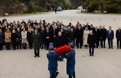 Bakan Fidan, Dışişleri Şehitliği'ni ziyaret etti (2)