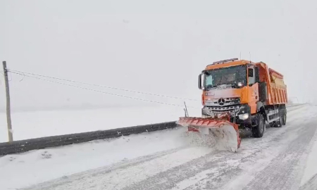 Ekipler, geçitleri ulaşıma açık tutmak için çalışıyor
