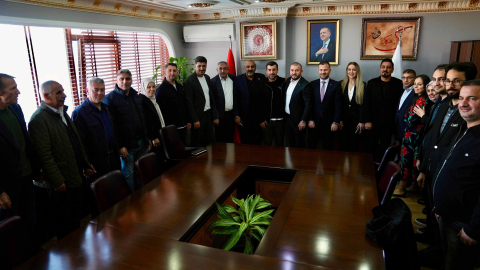 Arnavutköy’de CHP'den istifa eden belediye meclis üyeleri AK Parti’ye geçti