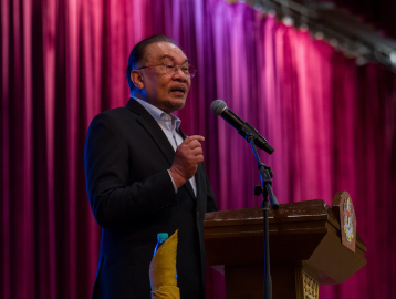 Malezya Başbakanı Enver’den Tayland ve Kamboçya’ya diyalog ve sağduyu çağrısı