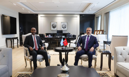 Bakan Fidan, Somali Limanlar ve Deniz Ulaştırma Bakanı Nur ile görüştü