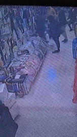 Kendisini cezaevine götürmek için gelen polisleri görünce bayıldı