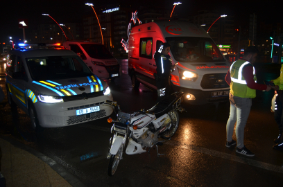 Polisin 'dur' ihtarına uymayan çocuk sürücü, kaçarken kaza yapıp yaralandı
