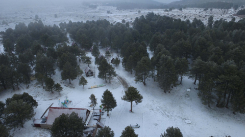 Manisa'nın yüksek kesimlerinde kar yağışı etkili oldu