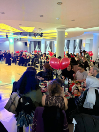 Kanseri yenenler yeni yılı birlikte kutladı