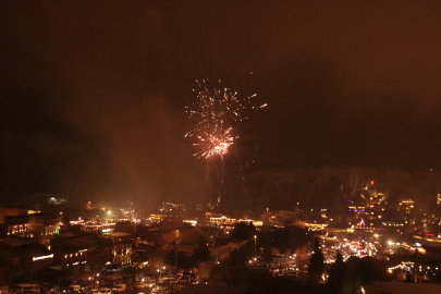 Kapadokya'da yeni yıla havai fişek eşliğinde eğlenerek girdiler/Ek fotoğraflar