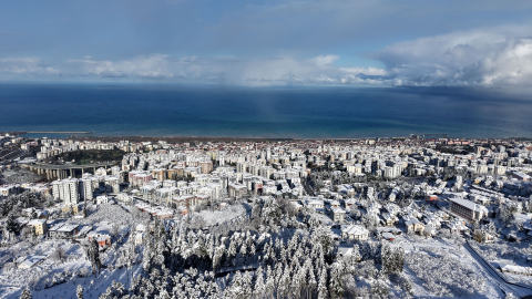 Atatürk Köşkü beyaza büründü; karın keyfini çocuklar çıkardı / Ek fotoğraflar