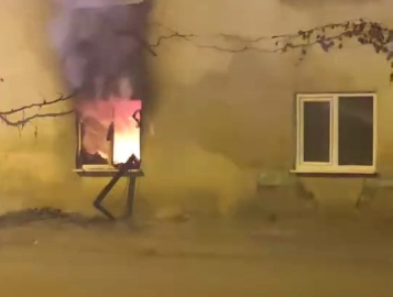 Bursa'da 2 katlı evde çıkan yangın söndürüldü