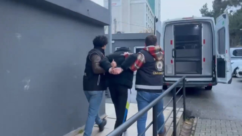 İstanbul- Ümraniye'de uyuşturucu ve silah ticareti yapan şüpheli yakalandı