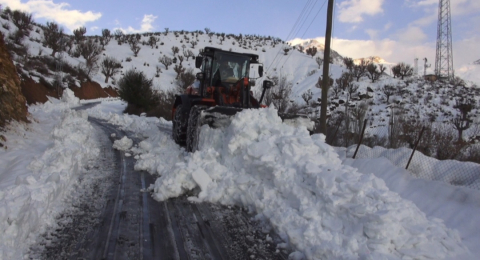 Batman’da karla mücadele ekiplerinin zorlu mesaisi