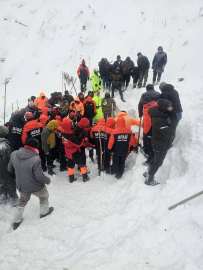 Artvin'de çığ altında kalan çobanı arama çalışmalarında 4'üncü gün
