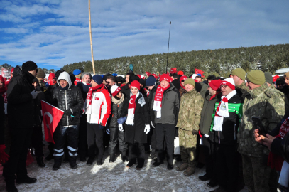 Sıfırın altında 22 derecede Sarıkamış şehitleri için yürüdüler / Ek fotoğraflar