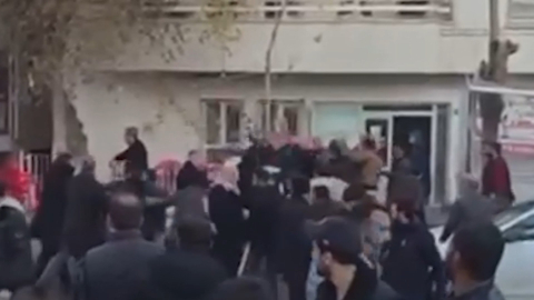 Şanlıurfa’da taşlı-sopalı kavga kamerada