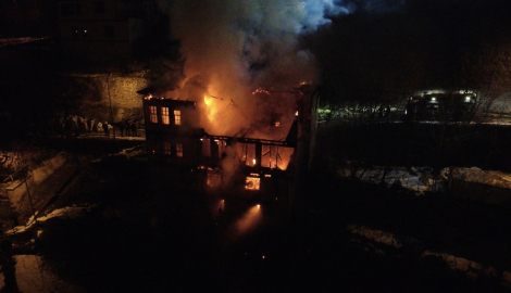 Karabük’te 2 katlı tarihi konak yandı