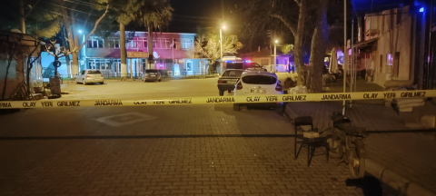 Manisa’da alkol masasındaki tartışma silahlı kavgaya dönüştü: 1 ölü, 2 yaralı