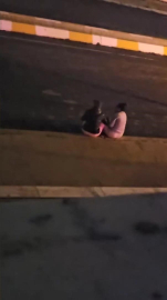 İstanbul - Esenyurt'ta 2 kadını sokak ortasında tekme tokat darbeden şüpheli kamerada